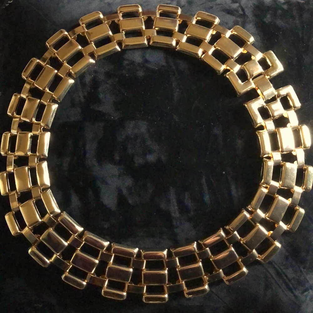 Gorgeous Goldtone Necklace